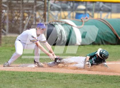 Thumbnail 2 in Farmersville vs Caddo Mills (Edgewood Tournament) photogallery.