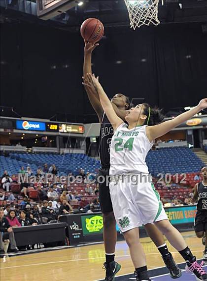 Thumbnail 3 in McNair vs. St. Mary's (CIF SJS D2 Final) photogallery.