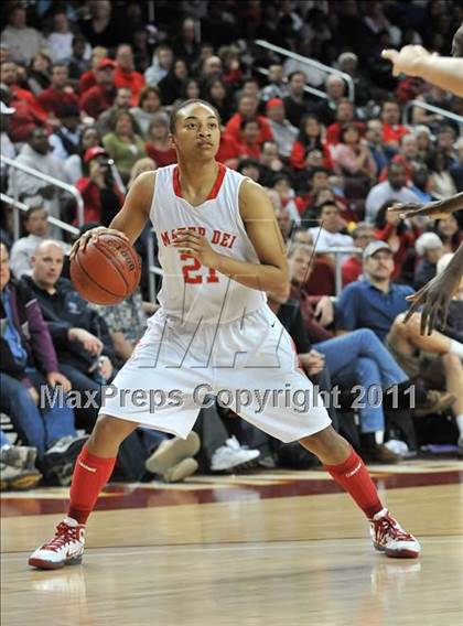 Thumbnail 2 in Canyon Springs vs. Mater Dei (CIF SoCal D1 Regional Final) photogallery.