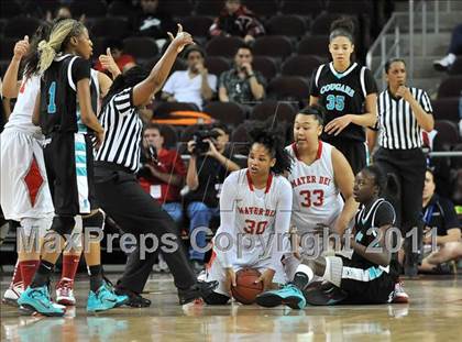 Thumbnail 3 in Canyon Springs vs. Mater Dei (CIF SoCal D1 Regional Final) photogallery.
