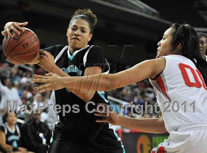 Thumbnail 1 in Canyon Springs vs. Mater Dei (CIF SoCal D1 Regional Final) photogallery.