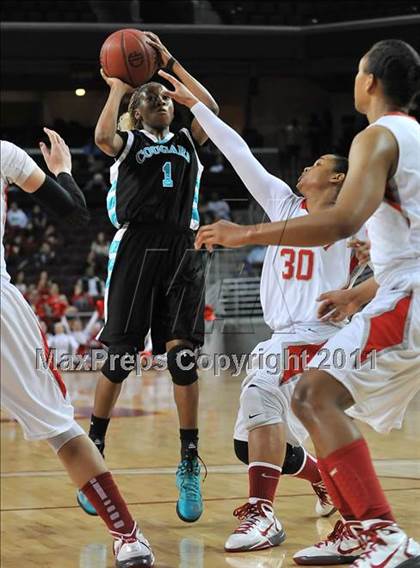 Thumbnail 3 in Canyon Springs vs. Mater Dei (CIF SoCal D1 Regional Final) photogallery.