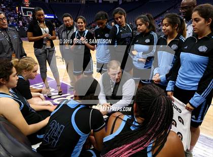 Thumbnail 1 in Caruthers vs Ramona (CIF State D5 Final) photogallery.