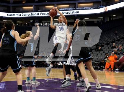 Thumbnail 3 in Caruthers vs Ramona (CIF State D5 Final) photogallery.