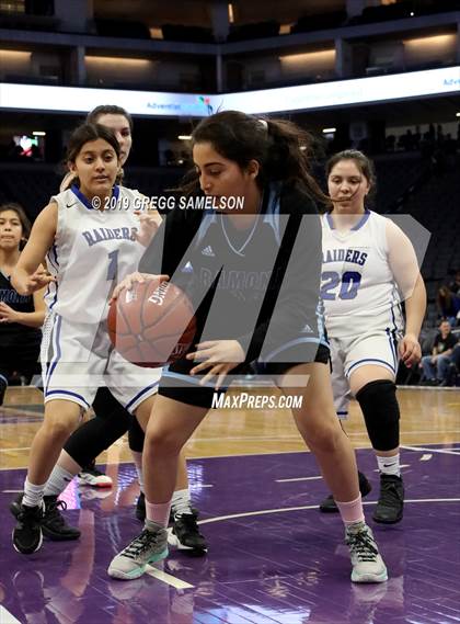 Thumbnail 3 in Caruthers vs Ramona (CIF State D5 Final) photogallery.