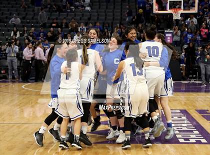 Thumbnail 1 in Caruthers vs Ramona (CIF State D5 Final) photogallery.