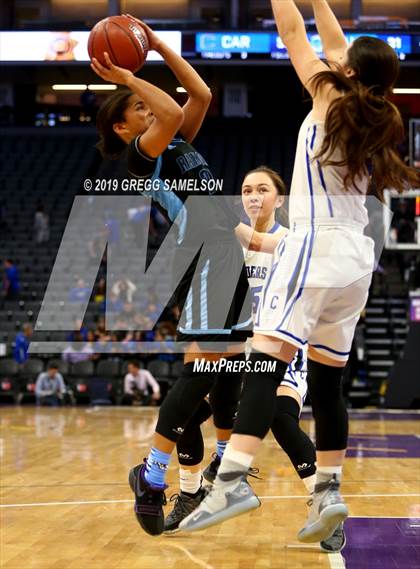 Thumbnail 3 in Caruthers vs Ramona (CIF State D5 Final) photogallery.