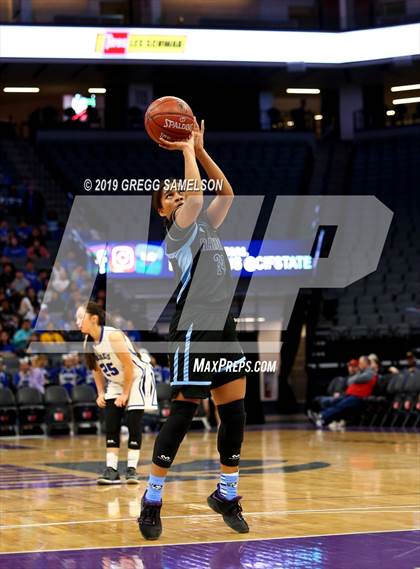 Thumbnail 1 in Caruthers vs Ramona (CIF State D5 Final) photogallery.