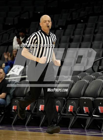 Thumbnail 2 in Caruthers vs Ramona (CIF State D5 Final) photogallery.