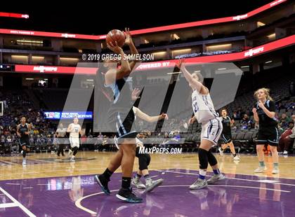 Thumbnail 3 in Caruthers vs Ramona (CIF State D5 Final) photogallery.