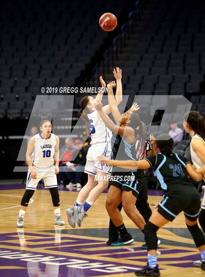 Thumbnail 3 in Caruthers vs Ramona (CIF State D5 Final) photogallery.