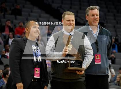 Thumbnail 1 in Caruthers vs Ramona (CIF State D5 Final) photogallery.