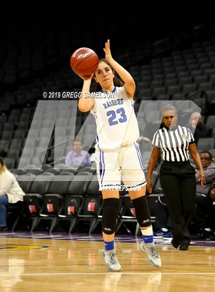 Thumbnail 1 in Caruthers vs Ramona (CIF State D5 Final) photogallery.