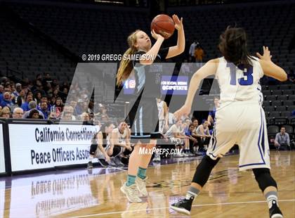 Thumbnail 3 in Caruthers vs Ramona (CIF State D5 Final) photogallery.