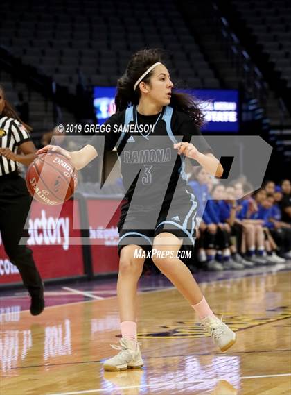 Thumbnail 3 in Caruthers vs Ramona (CIF State D5 Final) photogallery.