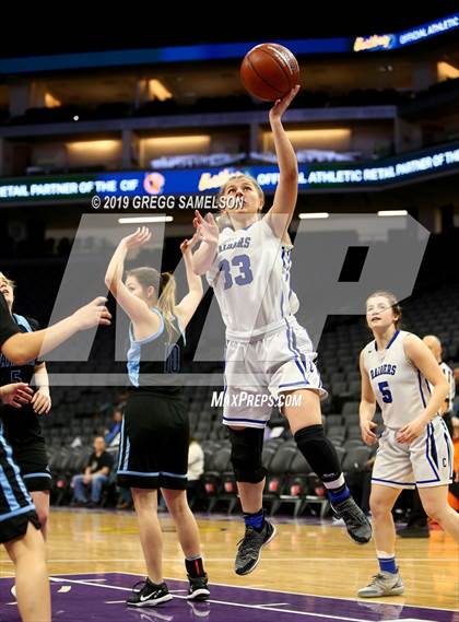 Thumbnail 1 in Caruthers vs Ramona (CIF State D5 Final) photogallery.