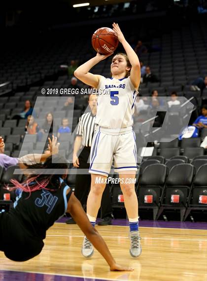 Thumbnail 3 in Caruthers vs Ramona (CIF State D5 Final) photogallery.