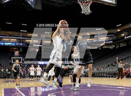 Thumbnail 3 in Caruthers vs Ramona (CIF State D5 Final) photogallery.