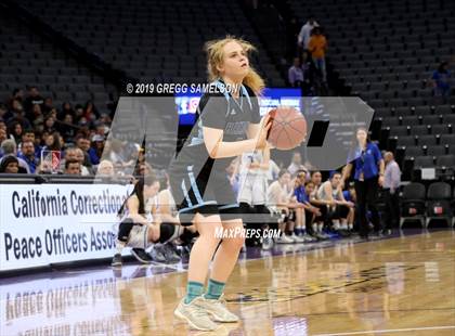 Thumbnail 2 in Caruthers vs Ramona (CIF State D5 Final) photogallery.