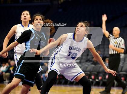 Thumbnail 1 in Caruthers vs Ramona (CIF State D5 Final) photogallery.