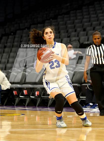 Thumbnail 3 in Caruthers vs Ramona (CIF State D5 Final) photogallery.