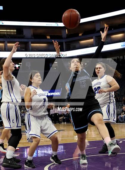 Thumbnail 2 in Caruthers vs Ramona (CIF State D5 Final) photogallery.