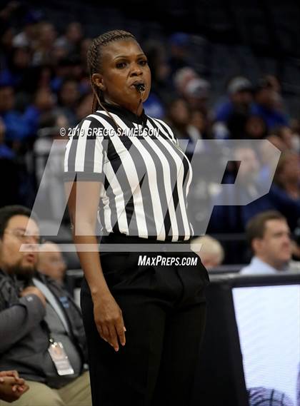 Thumbnail 2 in Caruthers vs Ramona (CIF State D5 Final) photogallery.