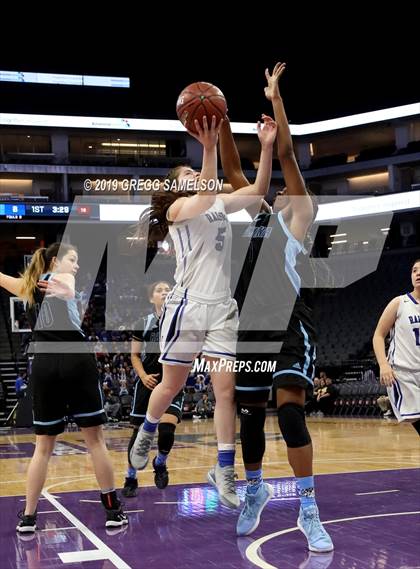 Thumbnail 3 in Caruthers vs Ramona (CIF State D5 Final) photogallery.