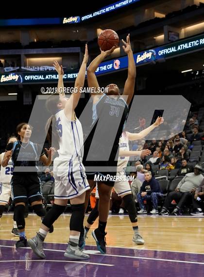 Thumbnail 1 in Caruthers vs Ramona (CIF State D5 Final) photogallery.
