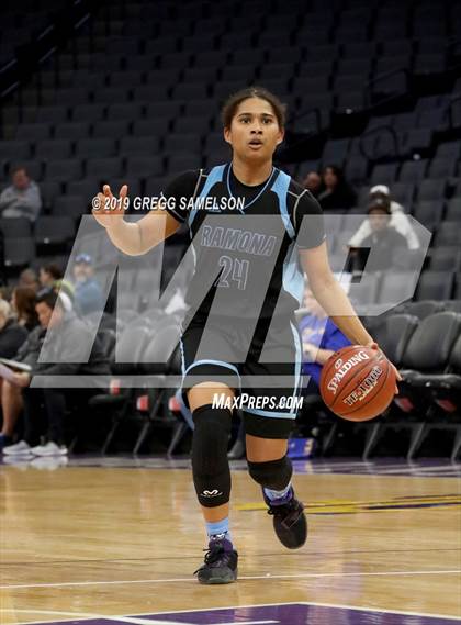 Thumbnail 2 in Caruthers vs Ramona (CIF State D5 Final) photogallery.