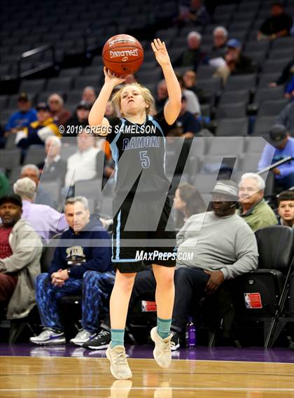 Thumbnail 2 in Caruthers vs Ramona (CIF State D5 Final) photogallery.