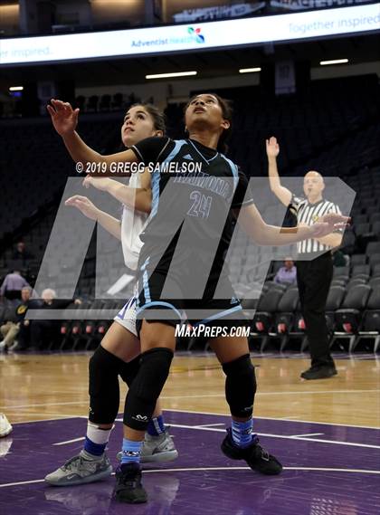 Thumbnail 1 in Caruthers vs Ramona (CIF State D5 Final) photogallery.
