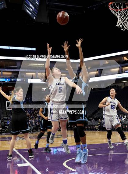 Thumbnail 1 in Caruthers vs Ramona (CIF State D5 Final) photogallery.