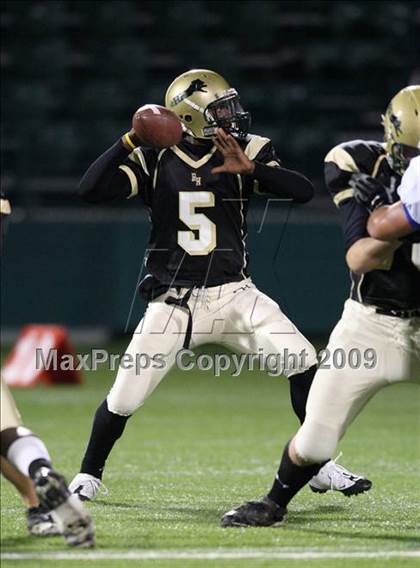 Thumbnail 3 in Rush-Henrietta vs. Webster-Schroeder (Section 5 Class AA Semifinals) photogallery.