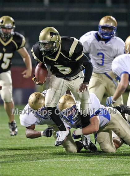 Thumbnail 3 in Rush-Henrietta vs. Webster-Schroeder (Section 5 Class AA Semifinals) photogallery.