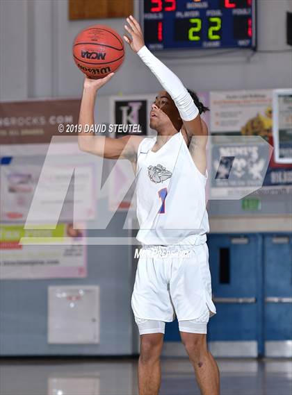 Thumbnail 2 in Bishop Manogue vs. Folsom (Stan Harms Classic) photogallery.