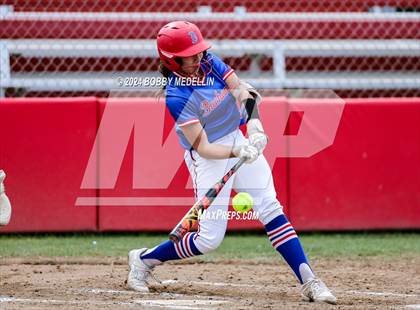 Thumbnail 2 in Redwood vs. Buchanan photogallery.