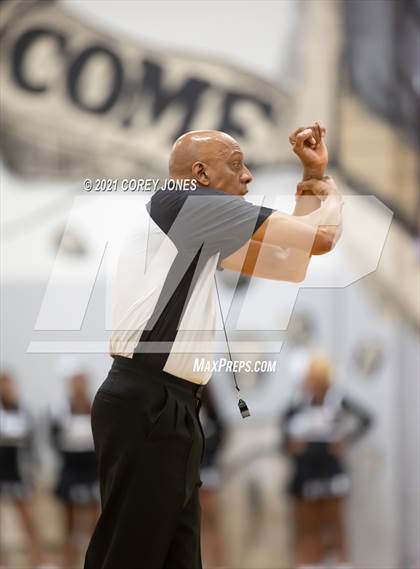 Thumbnail 2 in Whitewater vs Houston County (Bear Brawl Classic) photogallery.