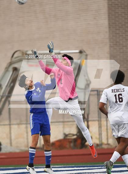 Thumbnail 2 in Tivy vs Midland Lee (New Braunfels Tournament) photogallery.