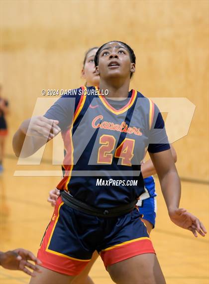 Thumbnail 2 in Grandview vs. Purcell Marian  (Nike Tournament of Champions) photogallery.