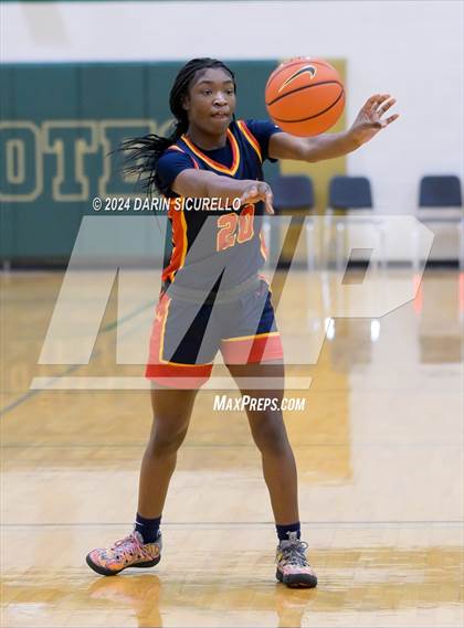 Thumbnail 3 in Grandview vs. Purcell Marian  (Nike Tournament of Champions) photogallery.
