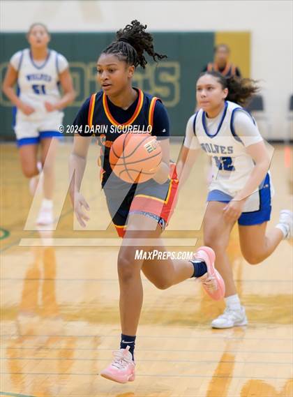 Thumbnail 2 in Grandview vs. Purcell Marian  (Nike Tournament of Champions) photogallery.
