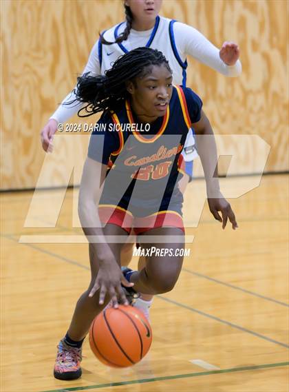 Thumbnail 2 in Grandview vs. Purcell Marian  (Nike Tournament of Champions) photogallery.