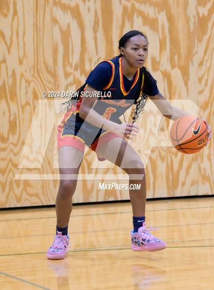 Thumbnail 3 in Grandview vs. Purcell Marian  (Nike Tournament of Champions) photogallery.
