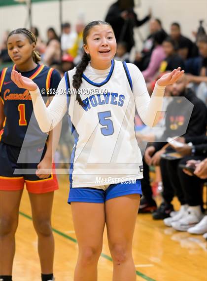 Thumbnail 1 in Grandview vs. Purcell Marian  (Nike Tournament of Champions) photogallery.