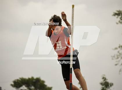 Thumbnail 1 in IHSAA Regional Meet photogallery.