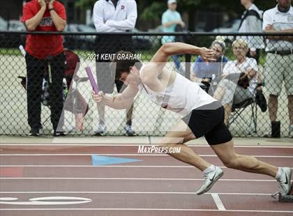 Thumbnail 2 in IHSAA Regional Meet photogallery.