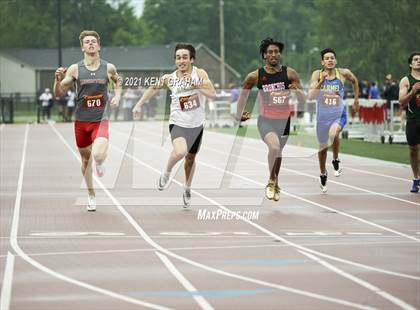 Thumbnail 1 in IHSAA Regional Meet photogallery.