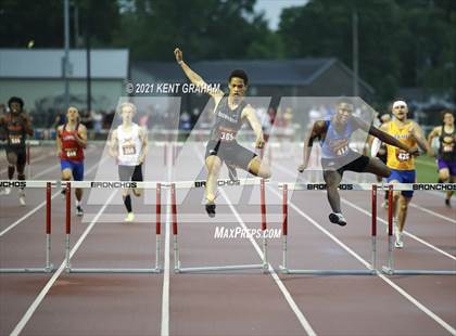 Thumbnail 3 in IHSAA Regional Meet photogallery.