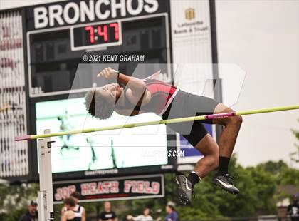 Thumbnail 1 in IHSAA Regional Meet photogallery.